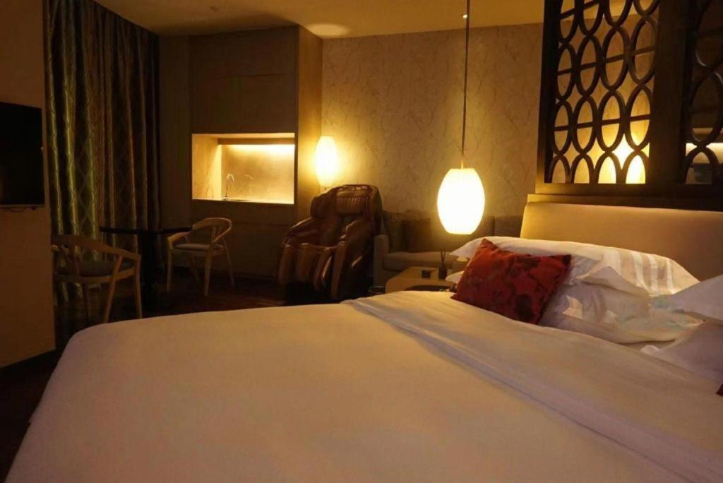แมซอง นิว เซ็นจูรี โฮเทล ตงกวน Hotel ภายนอก รูปภาพ